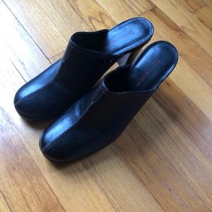 Heeled leather clog Enzo angiolini